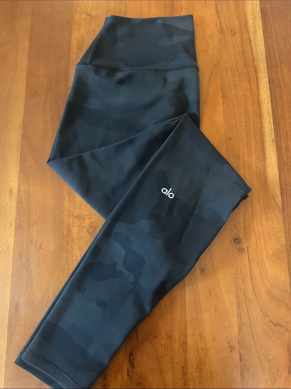 HIGH-WAIST CAMO VAPOR LEGGING - BLACK CAMOUFLAGE